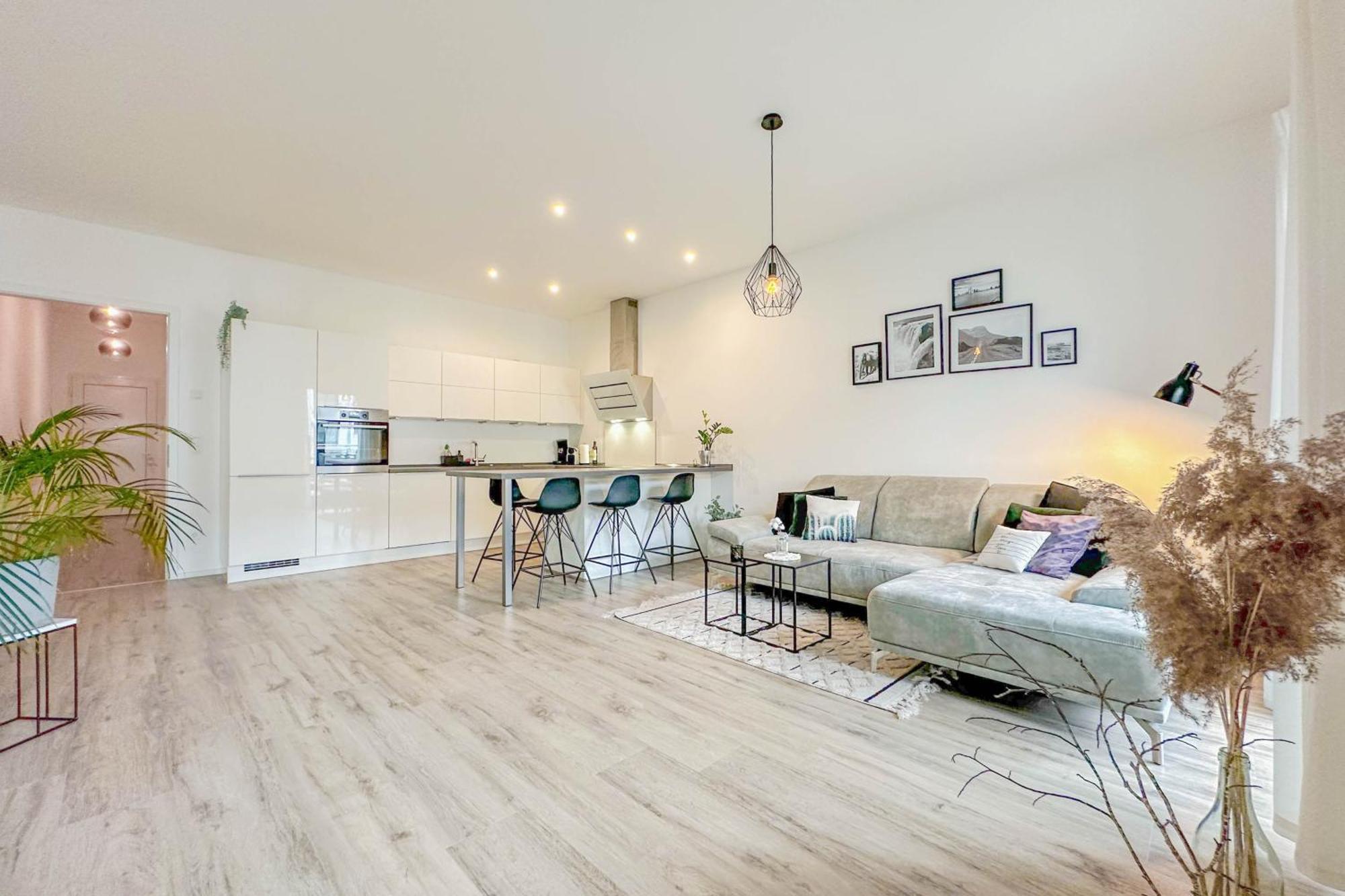 Modernes Trierer Cityloft Mit Grossem Balkon