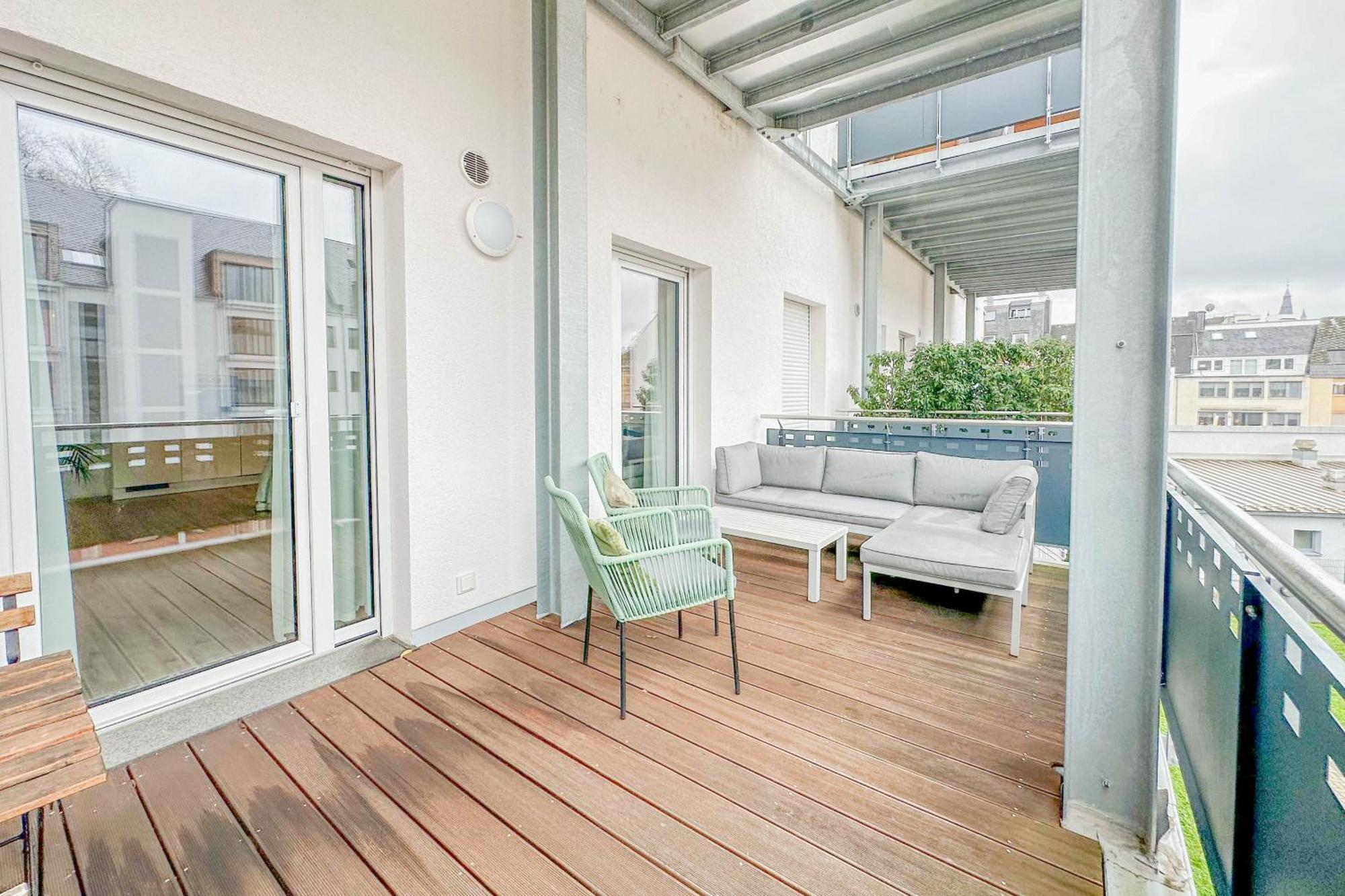 Modernes Trierer Cityloft Mit Grossem Balkon Apartment *